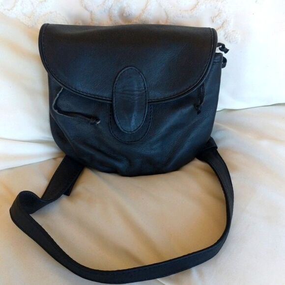 Simon Cross Shoulder/ Belt Bag - Picture 14 of 14